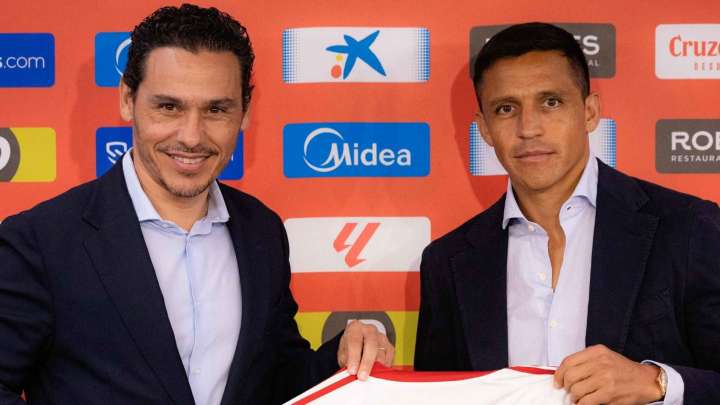 Alexis Sánchez: «Vengo con ilusión y con el deseo de devolver alegrías al Sevilla»