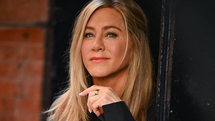 Jennifer Anniston' just wore the most Rachel-coded manicure - and it's perfect for the new season
