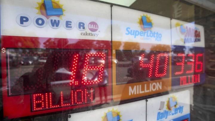 La lotería de EEUU tuvo dos ganadores, que se reparten 1.800 millones de dólares