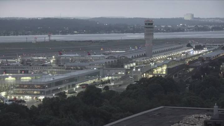 Flight 4339 overruns runway at Roanoke, no injuries reported