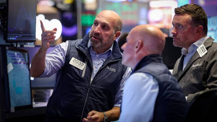 Four meme stocks with high social activity and hedge funds shorts, according to JPMorgan
