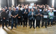 Sastre entregó certificados a quienes realizaron la capacitación de manejo de autoelevadores