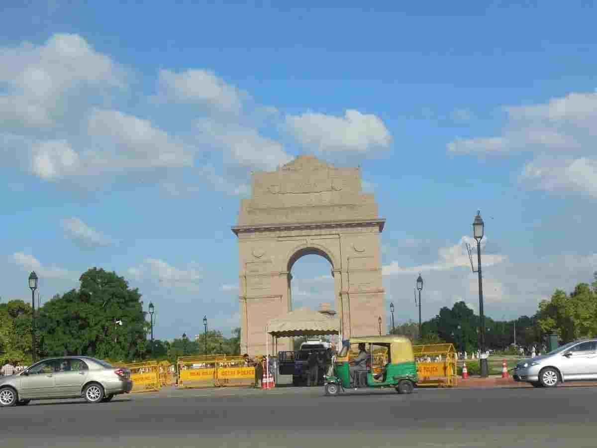 Delhi records 23.8°C minimum as IMD predicts week long dry spell