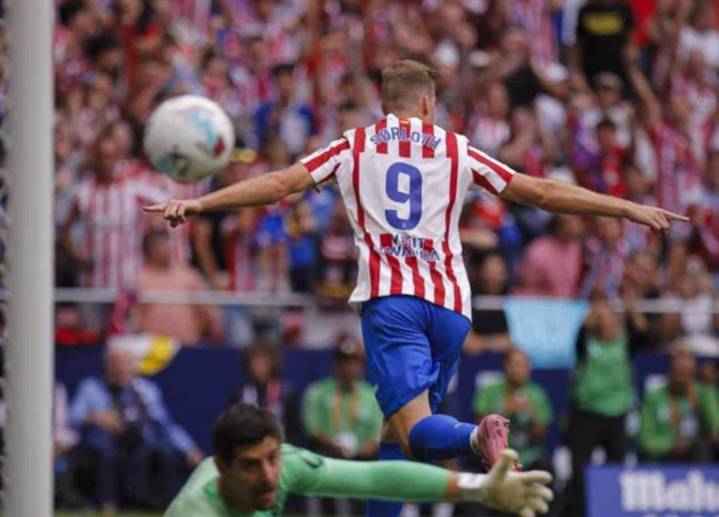 Vence Atlético al Real Madrid en el derby madrileño
