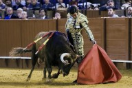 Morante de la Puebla y Roca Rey firman la paz en Sevilla y se estrellan juntos contra la corrida más fea del mundo