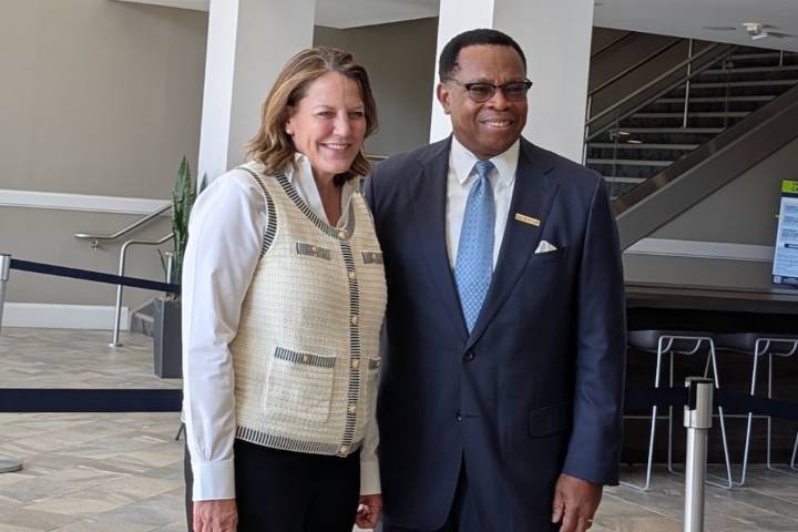Queens University agrees to merge with Elon University