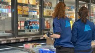 The Spicy Aldi Frozen Pizza Find Under $5 You'll Want To Hoard