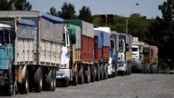 Rutas en mal estado y camiones viejos generan sobrecostos y muertes, según informe