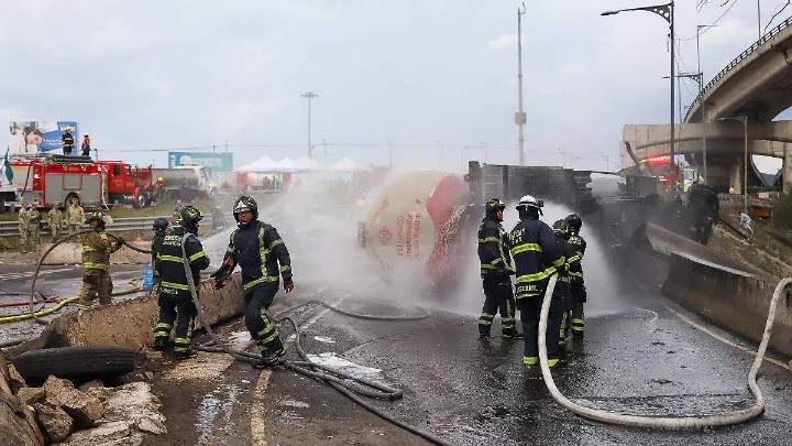 Explosión de pipa en CDMX: confirman vehículos con placas de Puebla entre los afectados