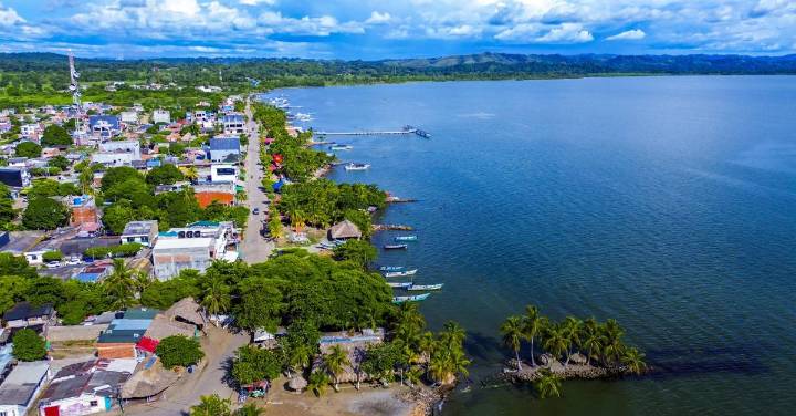 Buscan a cuatro jóvenes que desaparecieron en una lancha en el mar de Necoclí