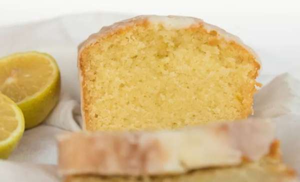La receta del budín nube de limón, una merienda para los días de lluvia