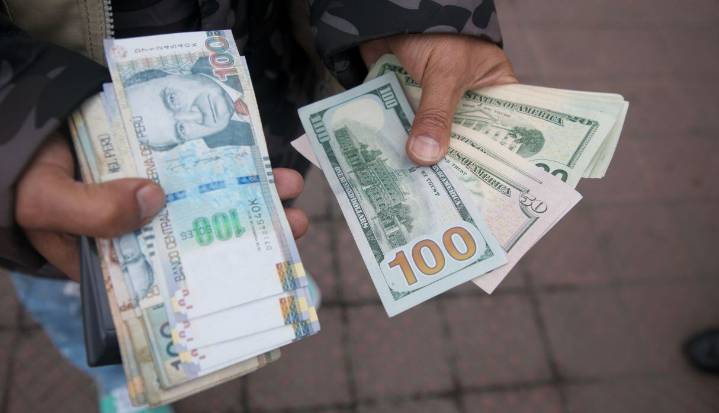 Dólar cae a S/ 3.49 y alcanza su nivel más bajo en cinco años