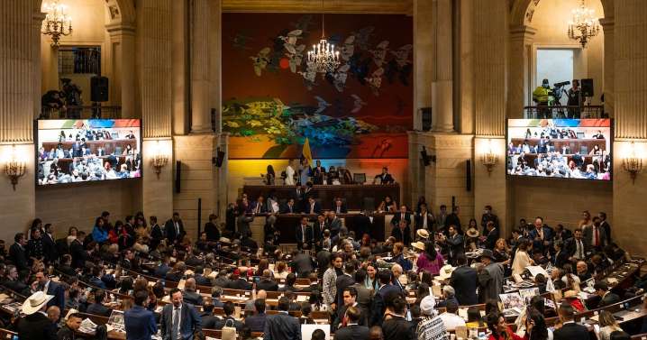 Partidos colombianos marcan distancia de Petro tras descertificación de EE.UU. en lucha antidrogas