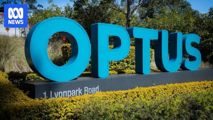 Singtel awards employee big bonus a week after Optus debacle