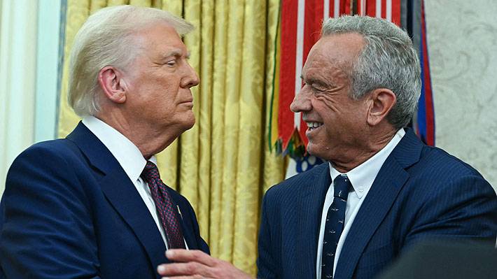 Trump defiende a su secretario de Salud ante críticas por ser antivacunas: «Tiene ideas un poco diferentes»