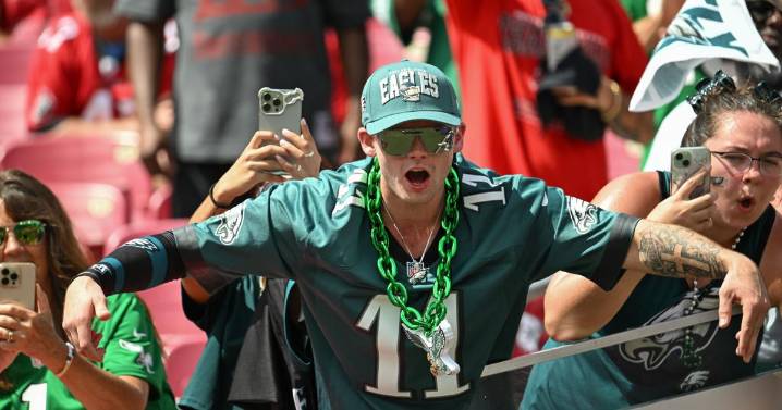 Eagles score another touchdown on special teams after a blocked punt against Bucs