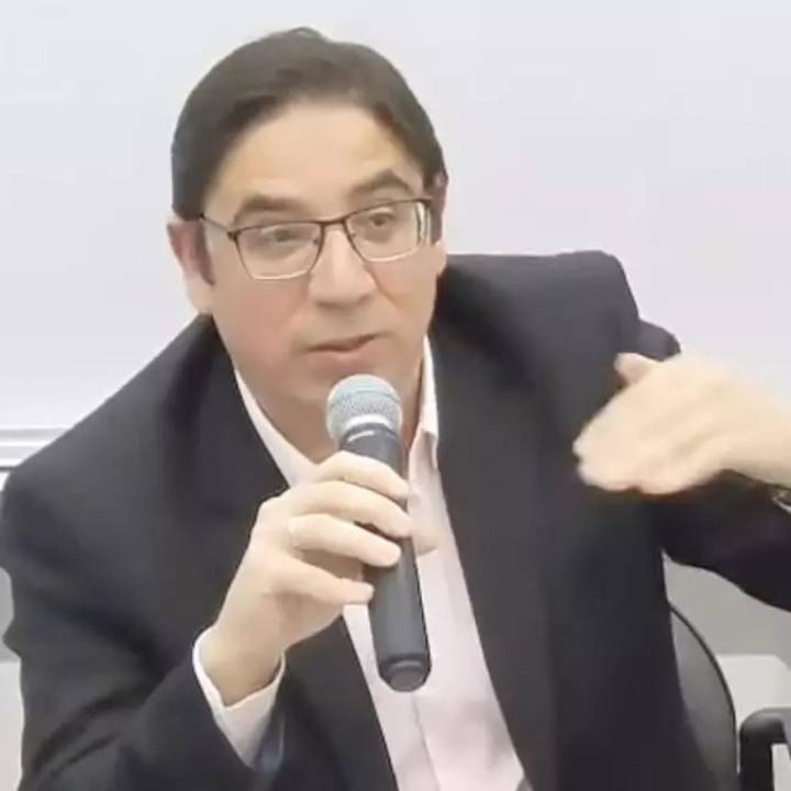 Alejandro Álvarez, el sinuoso funcionario detrás de la batalla cultural del Gobierno en las universidades