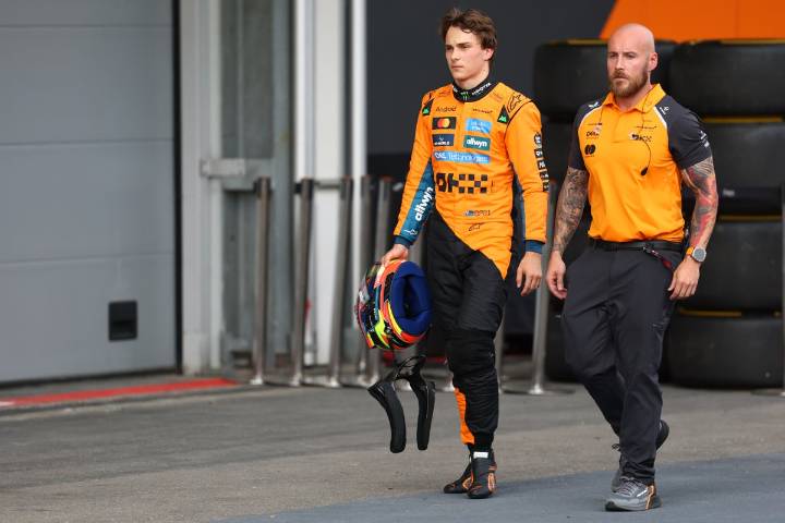 Oscar Piastri crashes out as Max Verstappen takes pole in chaotic F1 Azerbaijan GP qualifying