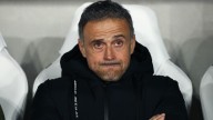 Luis Enrique estará varias semanas fuera de los banquillos tras ser operado de la clavícula