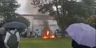 Disturbios en la Universidad Nacional tras quema de motocicletas: directivas aún no se pronuncian sobre los hechos