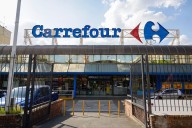 "Súper A". Mientras negocia su venta, Carrefour salió de compras