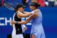 Tennis-Anisimova stuns second seed Swiatek to make US Open last four