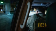 Qué se hace en la oficina de ICE en Dallas donde hubo un tiroteo