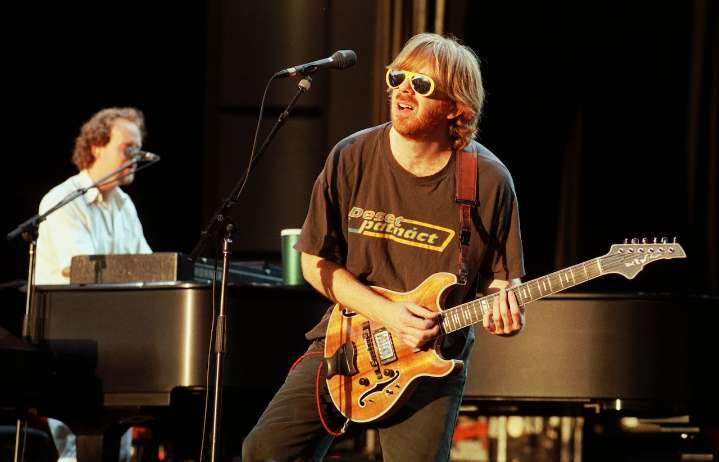 1 killed, 2 injured in stabbing outside Phish concert in Virginia