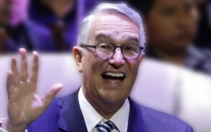 Salinas Pliego pide a Sheinbaum negociar pago 'justo' de impuestos