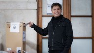 Votó Axel Kicillof en La Plata: "Es una elección muy importante" El gobernador destacó el peso de los comicios legislativos que se realizan en la Provincia. Dijo que ya quedó solucionada la falta de a