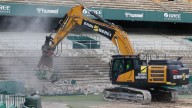 El Betis tira la grada más antigua del Benito Villamarín