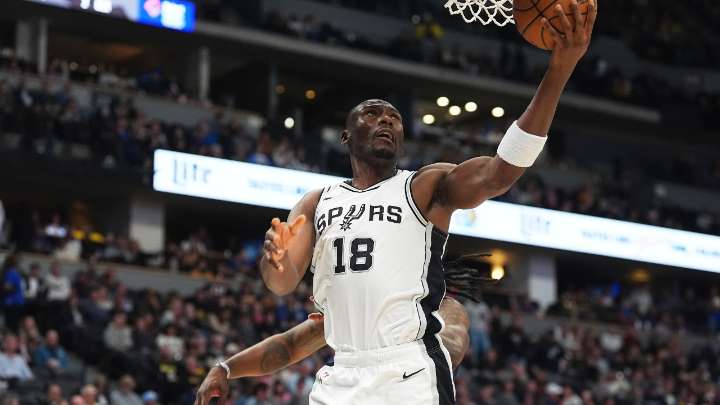 Report: Veteran centre Bismack Biyombo returns to Spurs on one