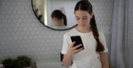 Adolescentes están expuestos a consejos engañosos sobre salud sexual en TikTok, revela estudio