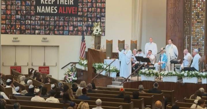 Jewish synagogues in Los Angeles celebrate Rosh Hashanah