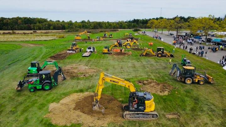 Diggers and Dumpers event lets attendees use construction vehicles