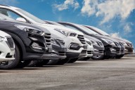 Celebra Secretaría de Economía arancel de 50% a los autos chinos