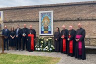 Gesto póstumo. El Gobierno inauguró un mosaico de la Virgen de Luján en los Jardines Vaticanos en homenaje a Francisco