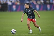 Deadspin | KC Current top Seattle to earn their first NWSL Shield