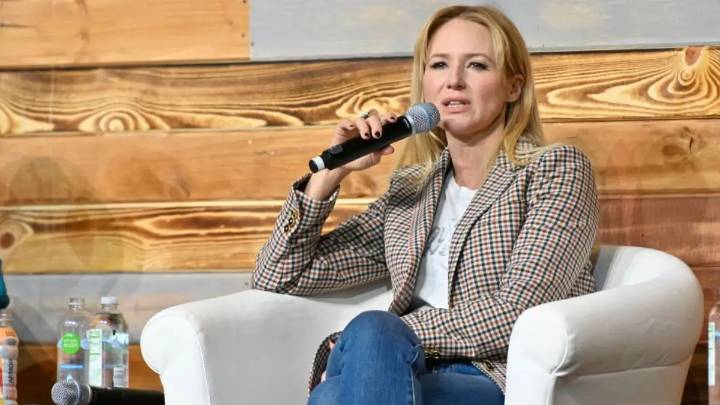 'Her Arms Are Not Matching Up': Singer Jewel’s Unrecognizable Transformation Shocks Fans, and It’s Not for the Reason You’d Think