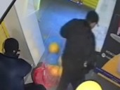 En la madrugada ladrón ingresa a tienda de celulares y se lleva 20 mil soles en Chiclayo