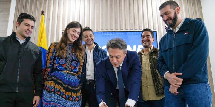 Daniel Quintero presentó su precandidatura y desmintió señalamientos contra el Pacto Histórico: “La consulta va”