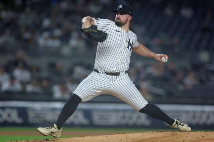 Giancarlo Stanton's 3-run double keeps Yankees tied for first