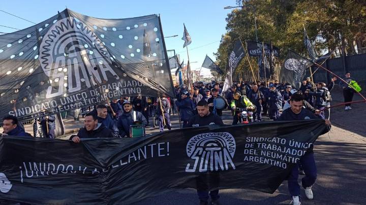Contra las importaciones y por las paritarias, otro paro en el sector del neumático