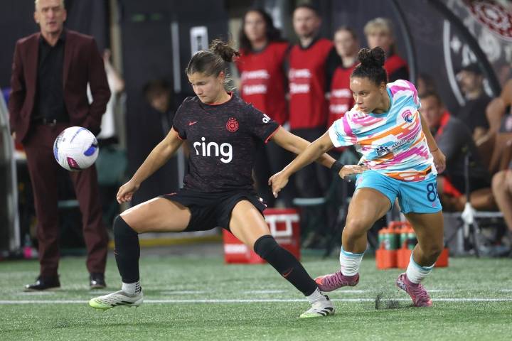 Deadspin | Late Thorns goal earns draw vs. Wave, keeps teams level in standings