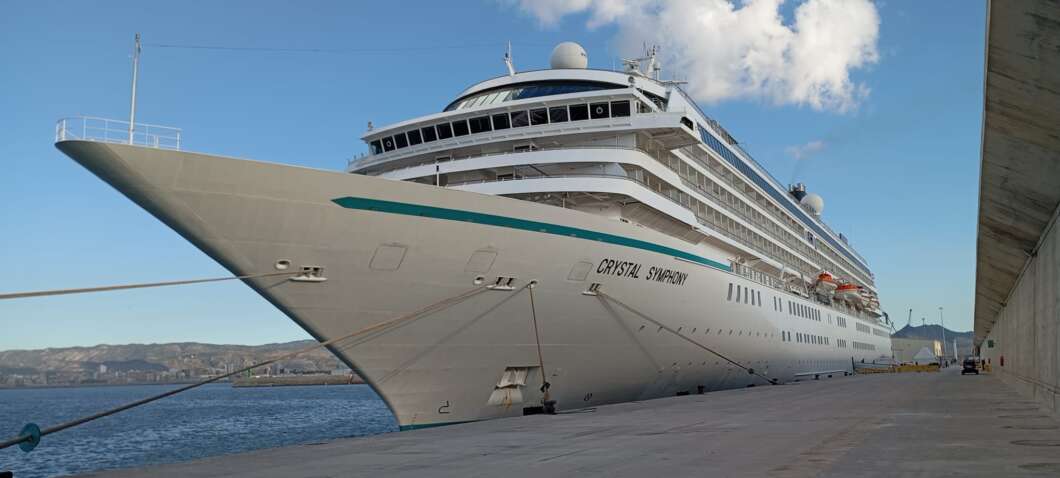 Cerca de 500 cruceristas americanos escalan en PortCastelló a bordo del lujoso ‘Crystal Simphony’