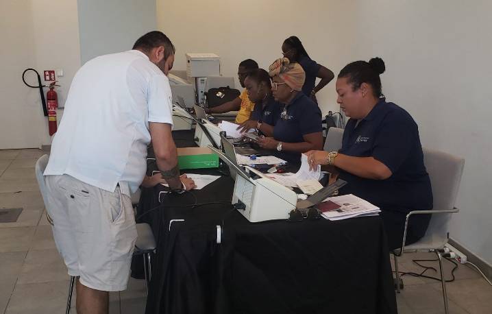 Venezolanos encabezan las solicitudes de residencia en Curazao entre la comunidad latina