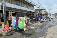 Se inunda zona en Iztapalapa donde explotó pipa de gas; “nadie se hace responsable”, reclaman vecinos