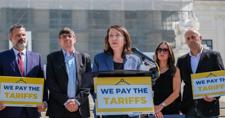 Cantwell, Northwest business owners denounce import taxes as Supreme Court prepares to consider Trump’s tariff authority