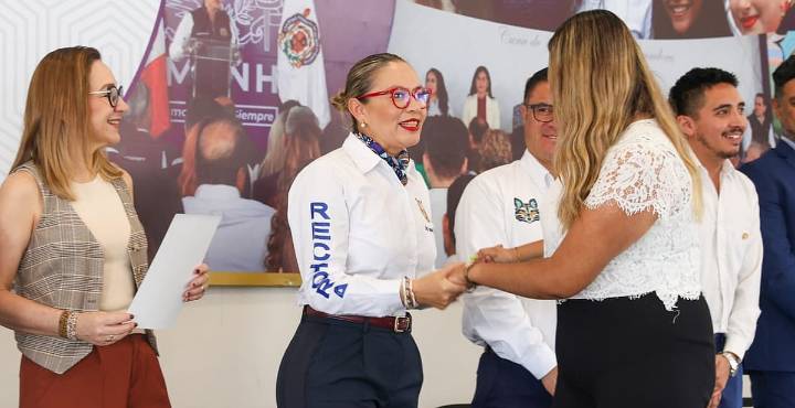 Vivan la Universidad orgullosos de su historia, manifiesta Yarabí Ávila ante estudiantes zamoranos
