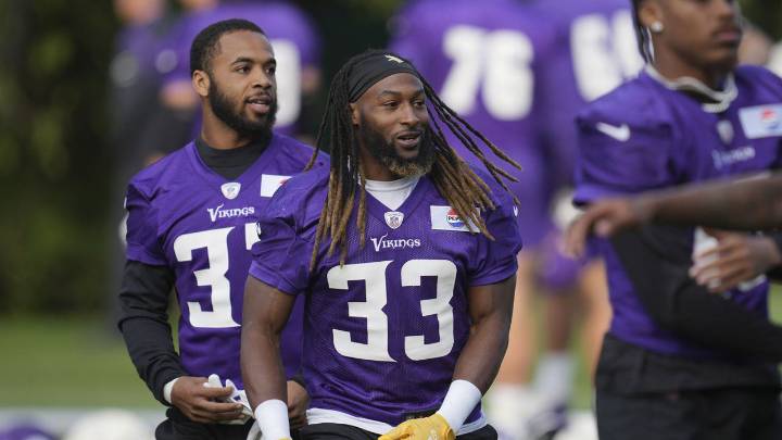 Reports: Vikings to place RB Aaron Jones on injured reserve
